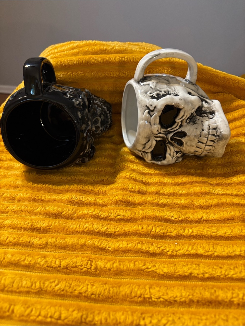 Skull Ceramic Coffee Mug - Black or White NWOT. Pick white or black. - Picture 4 of 7